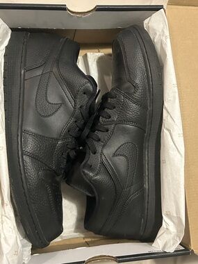 Nike Men’s Triple Black Leather Jordan 1 low Sneakers size 12.5